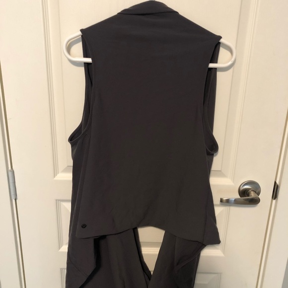 Lululemon Scarf/Wrap Infinity Top 🌟 - Picture 4 of 6